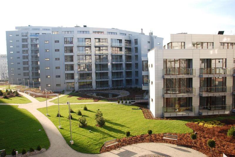Two Rooms Apartment Triton Park Warszawa Exteriör bild